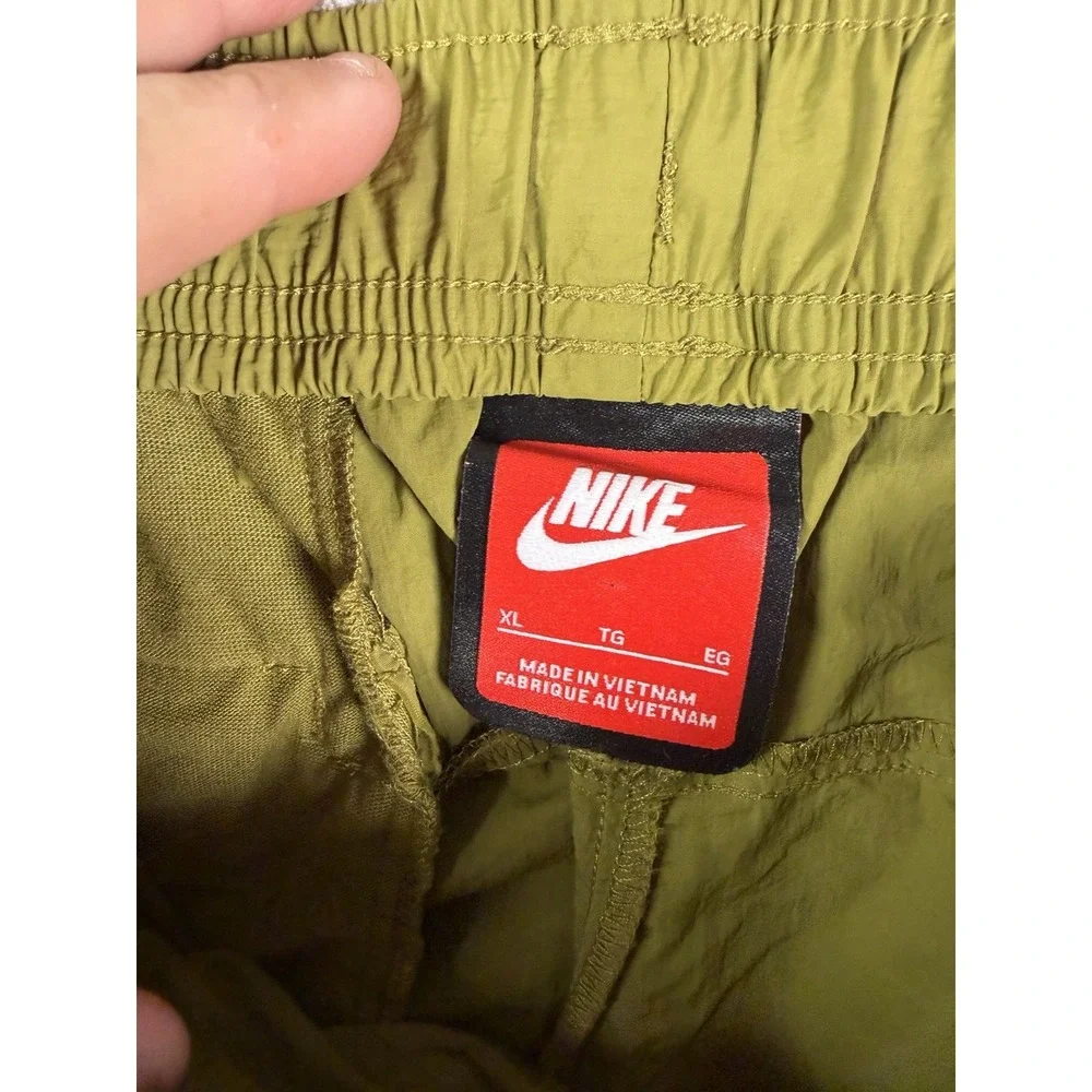 Nike Tech Standard Fit Taper Length UV Repel Athletic Pants Mens XL Green